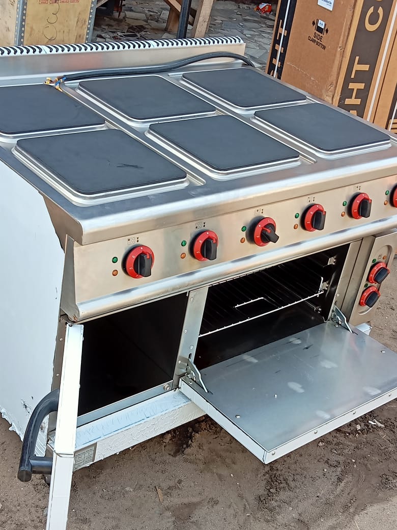 Electric cooker with oven cabinets